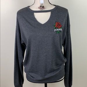 🌸⭐️Modern Lux Heartbreaker gray sweater rose xs
